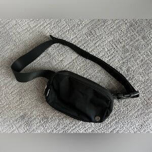 Lululemon Everywhere Belt Bag Black 1L